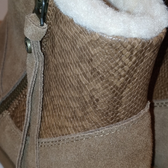 Bearpaw suede size 7 with Sherpa lining - Picture 5 of 12